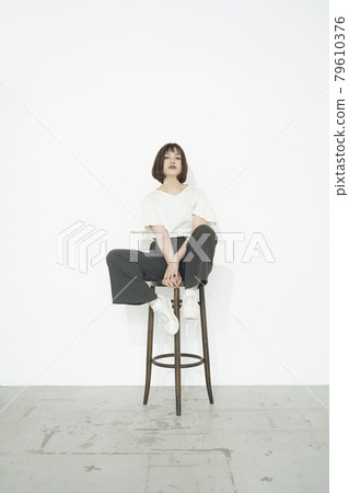簡約時尚女性肖像 簡約時尚女性肖像 79610376