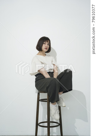 簡約時尚女性肖像 簡約時尚女性肖像 79610377