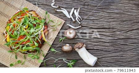 Homemade vegetarian pizza Homemade vegetarian pizza 79611943