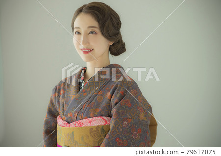 Female in kimono Finger Wave Retro 79617075