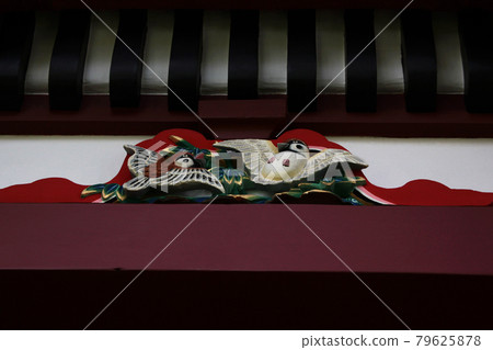 東京淺草淺草寺院內的錢塚弁財天雕塑 東京淺草淺草寺院內的錢塚弁財天雕塑 79625878