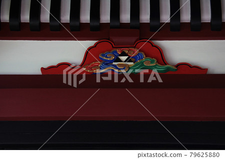 東京淺草淺草寺院內的錢塚弁財天雕塑 東京淺草淺草寺院內的錢塚弁財天雕塑 79625880