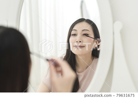 Eye makeup woman Eye makeup woman 79631675