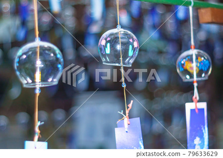 Shot of the wind chimes of Shizumoto Shrine in Shimamoto Town, Mishima-gun, Osaka Prefecture Shot of the wind chimes of Shizumoto Shrine in Shimamoto Town, Mishima-gun, Osaka Prefecture 79633629
