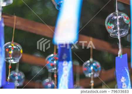 在大島縣三島郡島本鎮拍攝的Shizumoto神社的風鈴 79633683