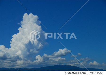 The blue sky I saw on a holiday The blue sky I saw on a holiday 79634565