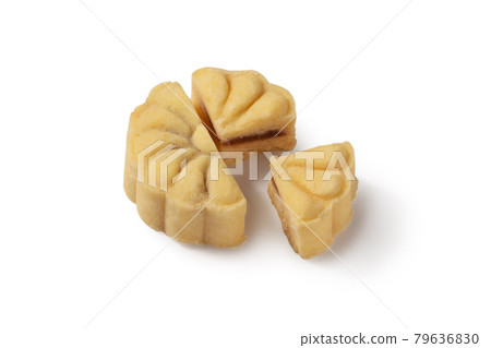 中秋節 月餅 去背 白底  moon cake isolated 十五夜 切り抜き げっぺい 79636830