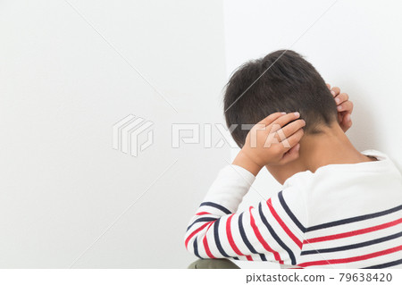 Children blocking ears Children blocking ears 79638420
