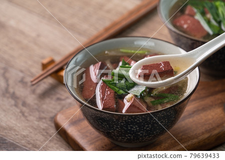 豬血湯 豬血 湯 Pig blood soup 豚の血豆腐汁 血豆腐 79639433