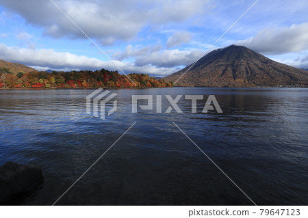 Autumn leaves on Haccho Dejima in Lake Chuzenji in Nikko 79647123