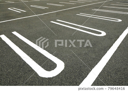 Parking lot compartment 79648416