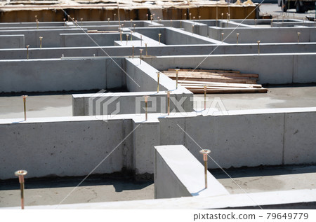 木屋基礎工作紮實基礎 木屋基礎工作紮實基礎 79649779