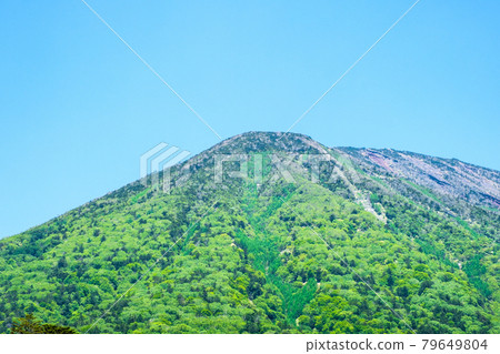 Fresh green Mt. Nantai (from Lake Chuzenji) 79649804