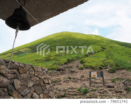 Evacuation hut over Sugamori in early summer Ai no Kane and Mt. Mimata Tano, Kokonoe-cho, Kusu-gun, Oita Prefecture Evacuation hut over Sugamori in early summer Ai no Kane and Mt. Mimata Tano, Kokonoe-cho, Kusu-gun, Oita Prefecture 79651741