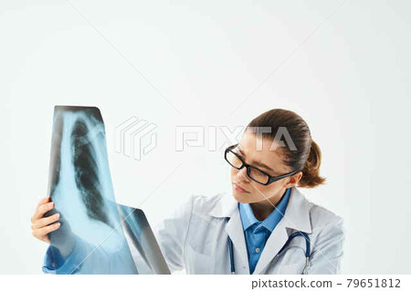 radiologist in white coat x-ray diagnostics health problems laboratory radiologist in white coat x-ray diagnostics health problems laboratory 79651812