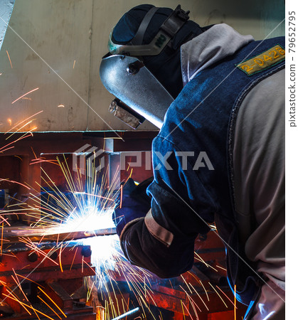 Welder working steel Welder working steel 79652795