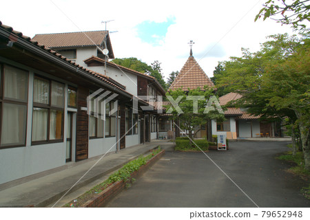 [Closed] Former Maniwa City Ueda Elementary School (currently UEDA VILLAGE) school building and school in Maniwa City, Okayama Prefecture 79652948