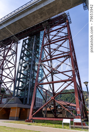 兵庫縣上美町雨邊橋鐵軌下的雨邊水晶塔 兵庫縣上美町雨邊橋鐵軌下的雨邊水晶塔 79653942