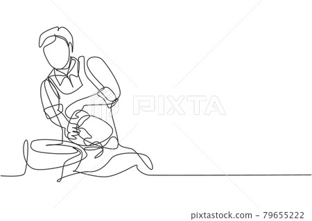 Continuous one line drawing attractive male is getting modern haircut in barber shop. Top view of young man getting his hair washed and his head massaged in hair salon. Single line draw design vector Continuous one line drawing attractive male is getting modern haircut in barber shop. Top view of young man getting his hair washed and his head massaged in hair salon. Single line draw design vector 79655222