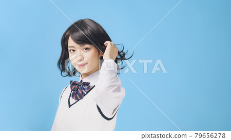 頭髮飄揚的女學生,高中生,考生 頭髮飄揚的女學生,高中生,考生 79656278