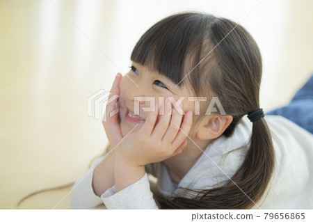 6 year old girl 79656865