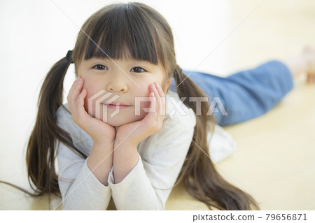 6 year old girl 79656871