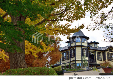 Autumn Yokohama Yamate Western Pavilion / Home of a Diplomat Autumn Yokohama Yamate Western Pavilion / Home of a Diplomat 79658926