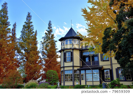 Autumn Yokohama Yamate Western Pavilion / Home of a Diplomat Autumn Yokohama Yamate Western Pavilion / Home of a Diplomat 79659309