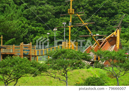 Playground equipment 79666007
