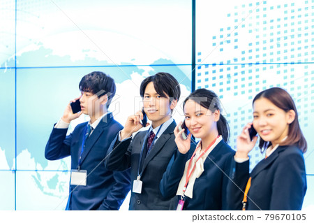 新進員工接受業務培訓 新進員工接受業務培訓 79670105
