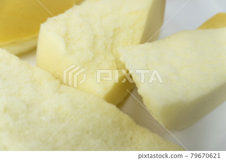 Cross section of memory foam 79670621