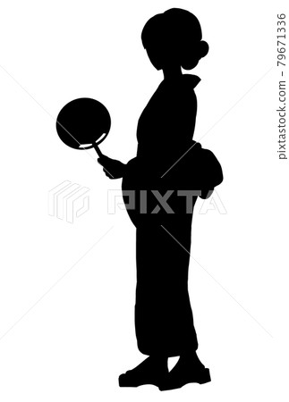 Full-body monochrome illustration of a young woman in a yukata holding a fan 79671336