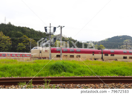 Sunrise Izumo 79672583