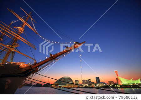 Nippon Maru calling at Kobe Port Nippon Maru calling at Kobe Port 79680112