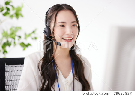 Young operator working in the office 79683857