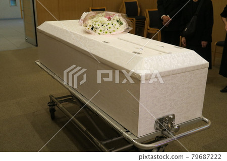 Before coffin 79687222