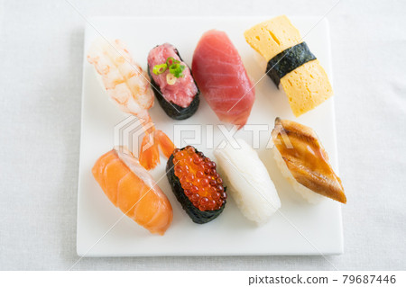 sushi  79687446