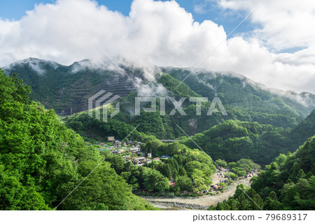 [Doshi River from Aonohara Ohashi and Shindo Campsite] 79689317