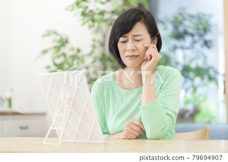 Beauty Image Middle Female 79694907