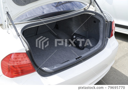 Sedan trunk Sedan trunk 79695770