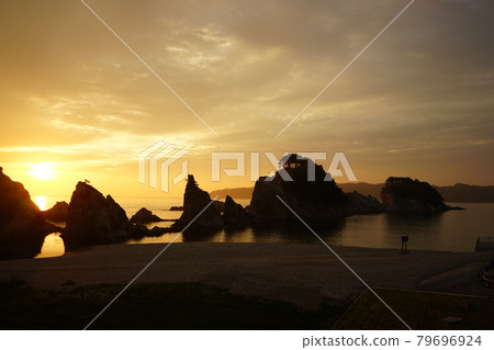 Dawn of Jodogahama Beach 79696924