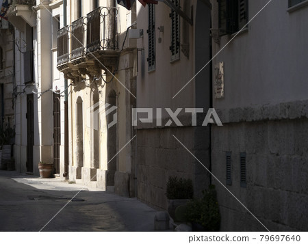 Ortigia Syracuse old town allets small streets 79697640