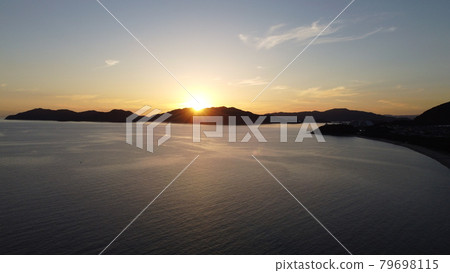 夕陽和彩虹色的瀨戶內海!山口縣光市虹濱海水浴場 & 星空之城“下松市” 夕陽和彩虹色的瀨戶內海!山口縣光市虹濱海水浴場 & 星空之城“下松市” 79698115