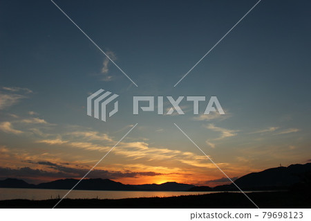夕陽和彩虹色的瀨戶內海！山口縣光市虹濱海水浴場 & 星空之城“下松市” 79698123