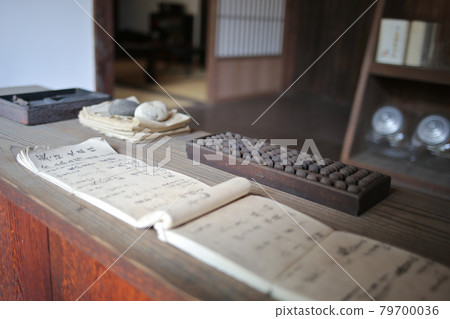 帳本和算盤 79700036
