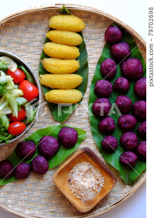 tray of vegan food from violet sweet potato, boiled banana and salad tray of vegan food from violet sweet potato, boiled banana and salad 79702698