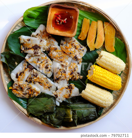 simple tray of vegan food, rice flour leaf cake, boiled corn, sweet potato simple tray of vegan food, rice flour leaf cake, boiled corn, sweet potato 79702711