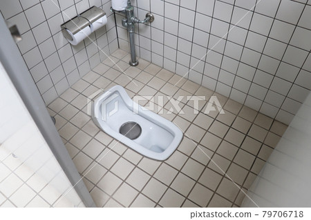 日式馬桶 79706718