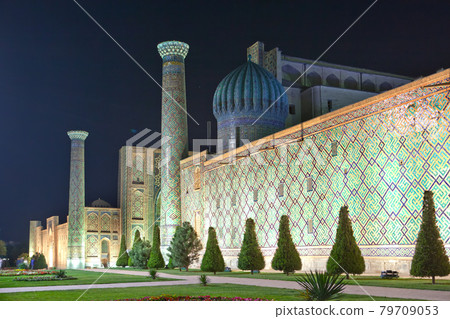 Registan Square, central square of  Samarkand at night. Uzbekistan 79709053