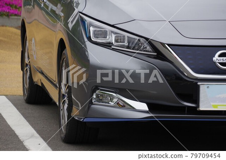 汽車圖片：日產聆風前面罩 79709454